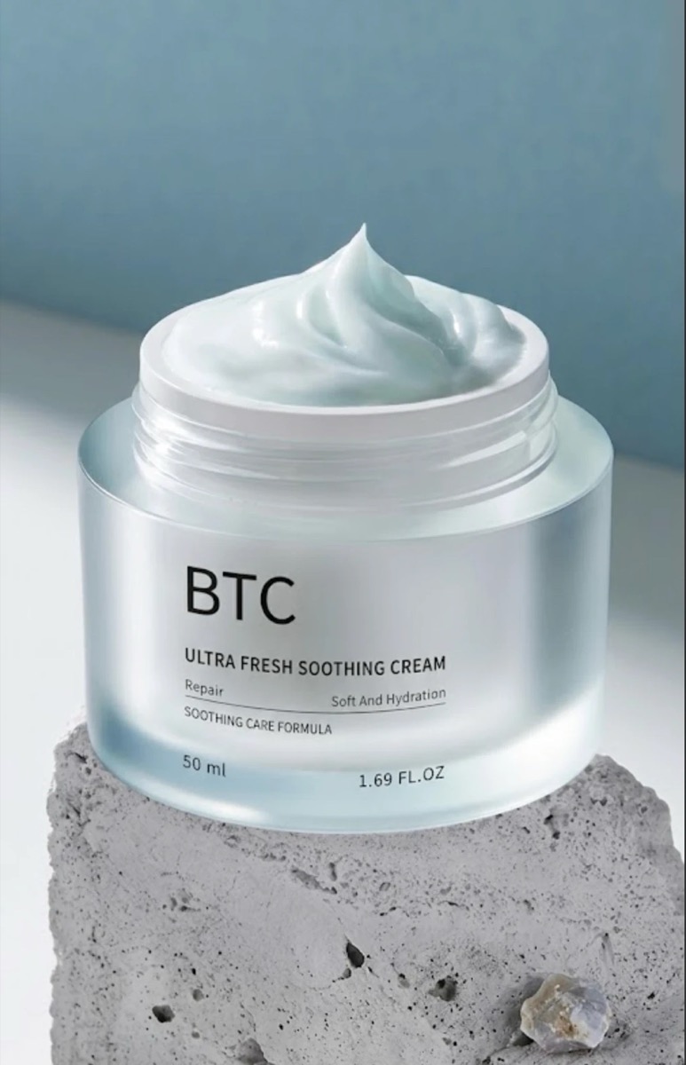 Hũ kem dưỡng ẩm Ultra Fresh Soothing Cream 50 ml, kết cấu kem gel xanh nhạt