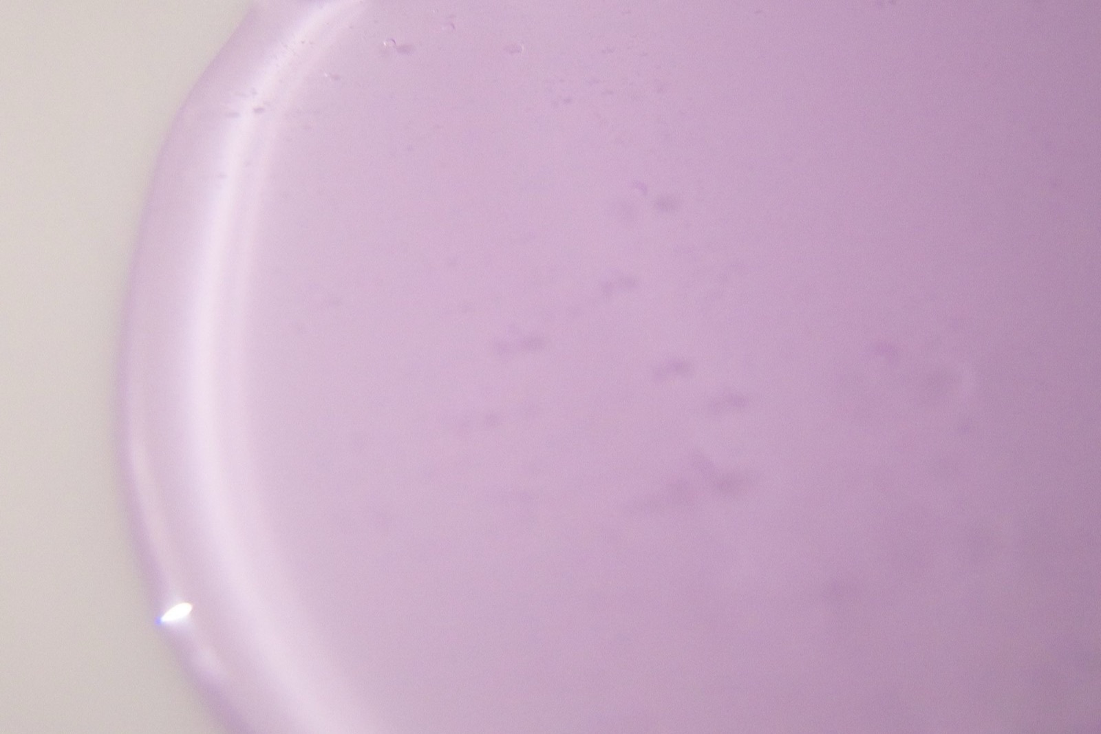Carbomer trong mỹ phẩm: chất tạo gel, trung hoà, pH và an toàn