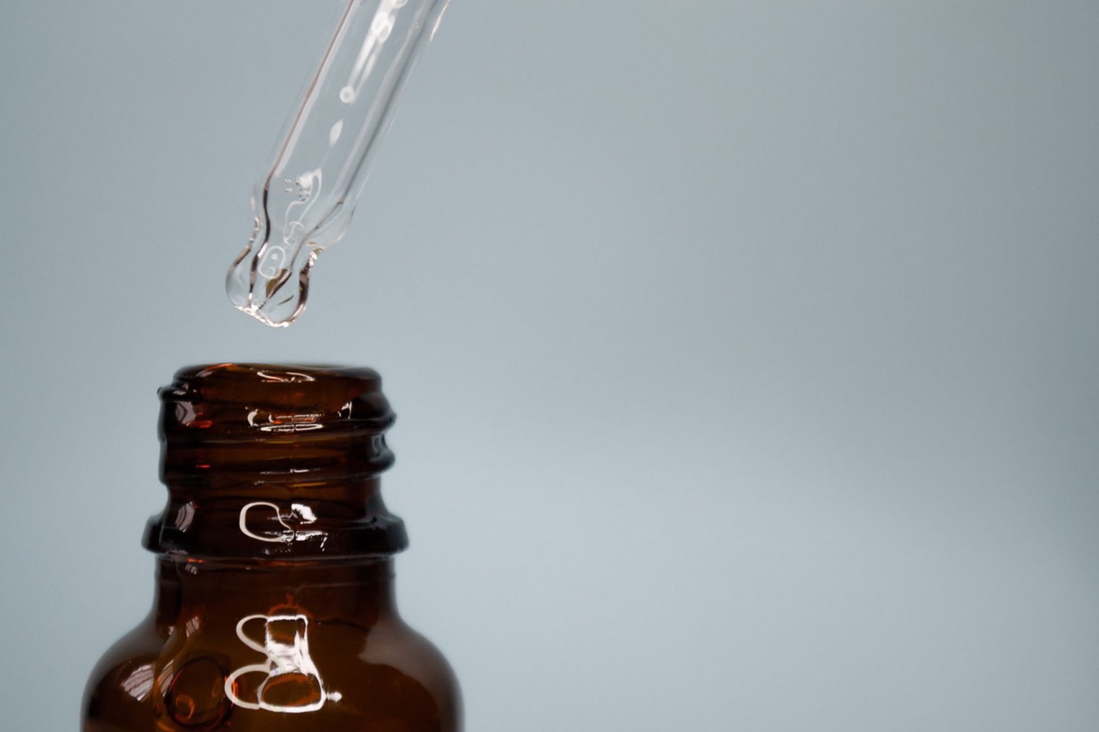 Dầu mù u (Calophyllum Inophyllum Seed Oil) trong mỹ phẩm