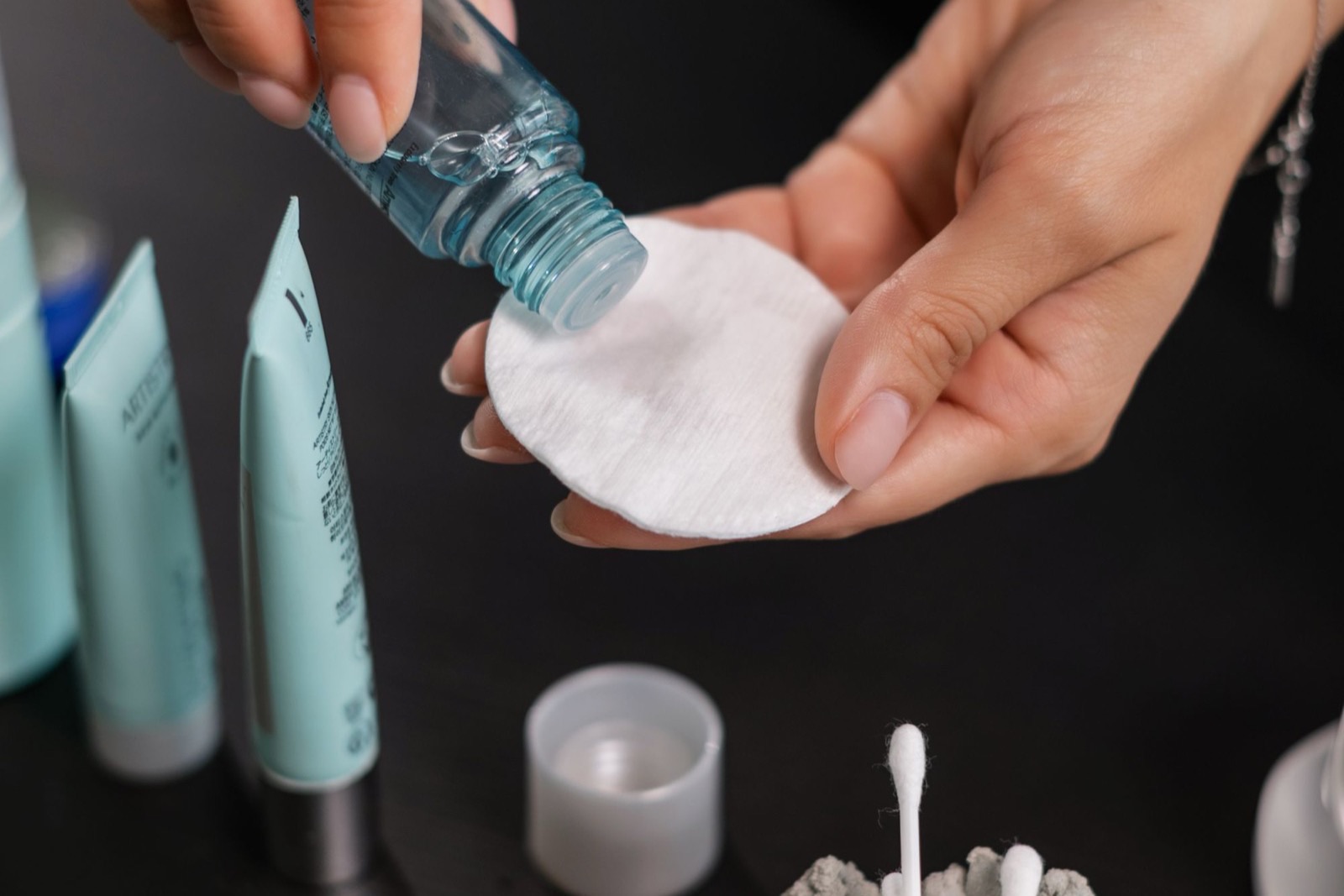 Gluconolactone (PHA) trong mỹ phẩm: công dụng và cách dùng