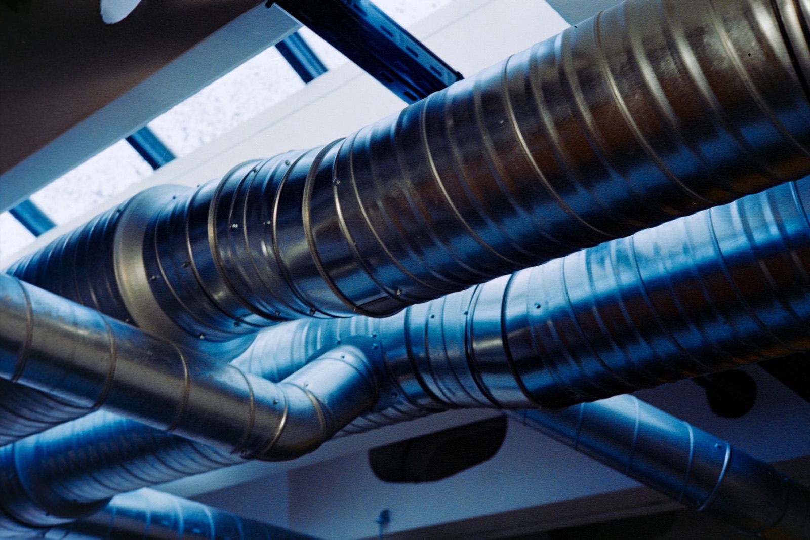 Hệ thống tiện ích nhà máy mỹ phẩm: HVAC, khí nén, hơi nước