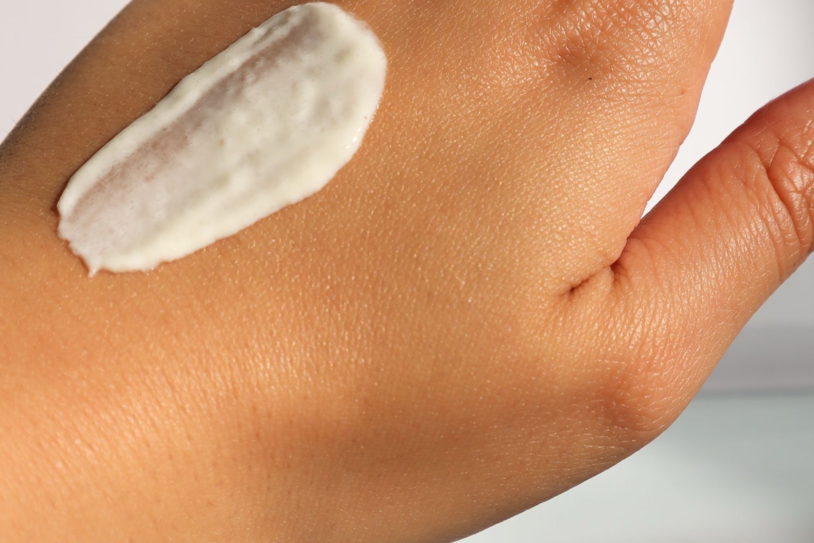 Panthenol (pro-vitamin B5) trong mỹ phẩm: công dụng và cách dùng