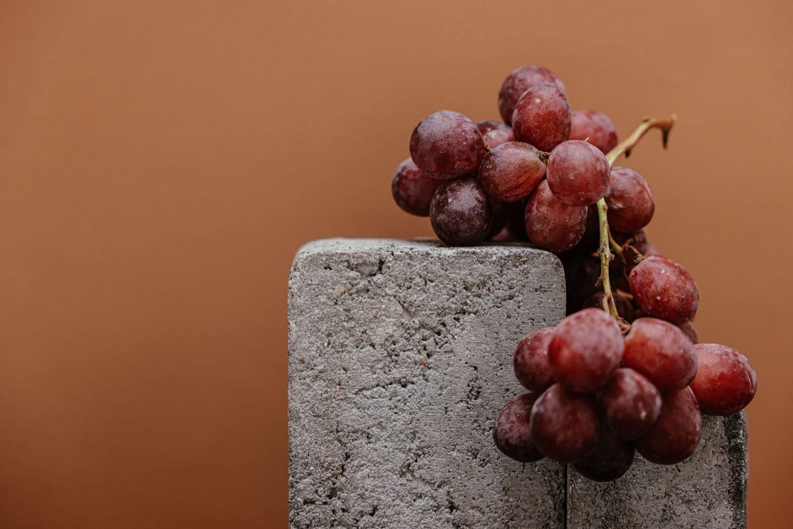 Resveratrol trong mỹ phẩm: chống oxy hoá và mức bằng chứng