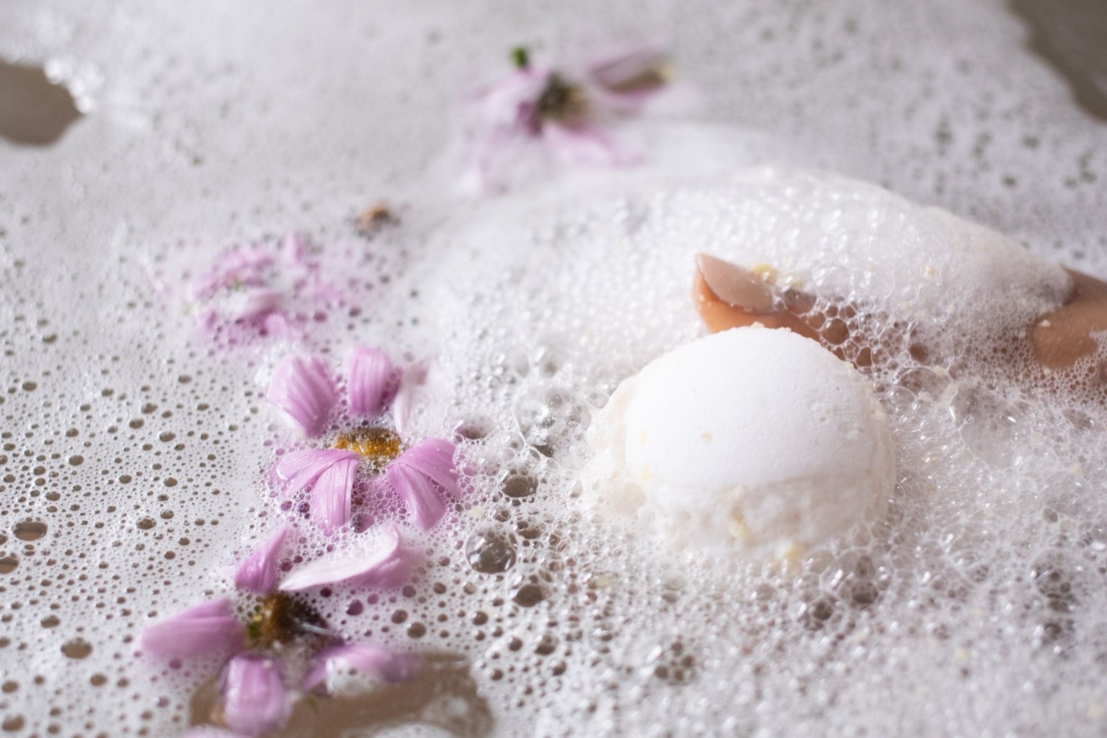 Natri bicarbonat (baking soda) trong mỹ phẩm: công dụng, an toàn