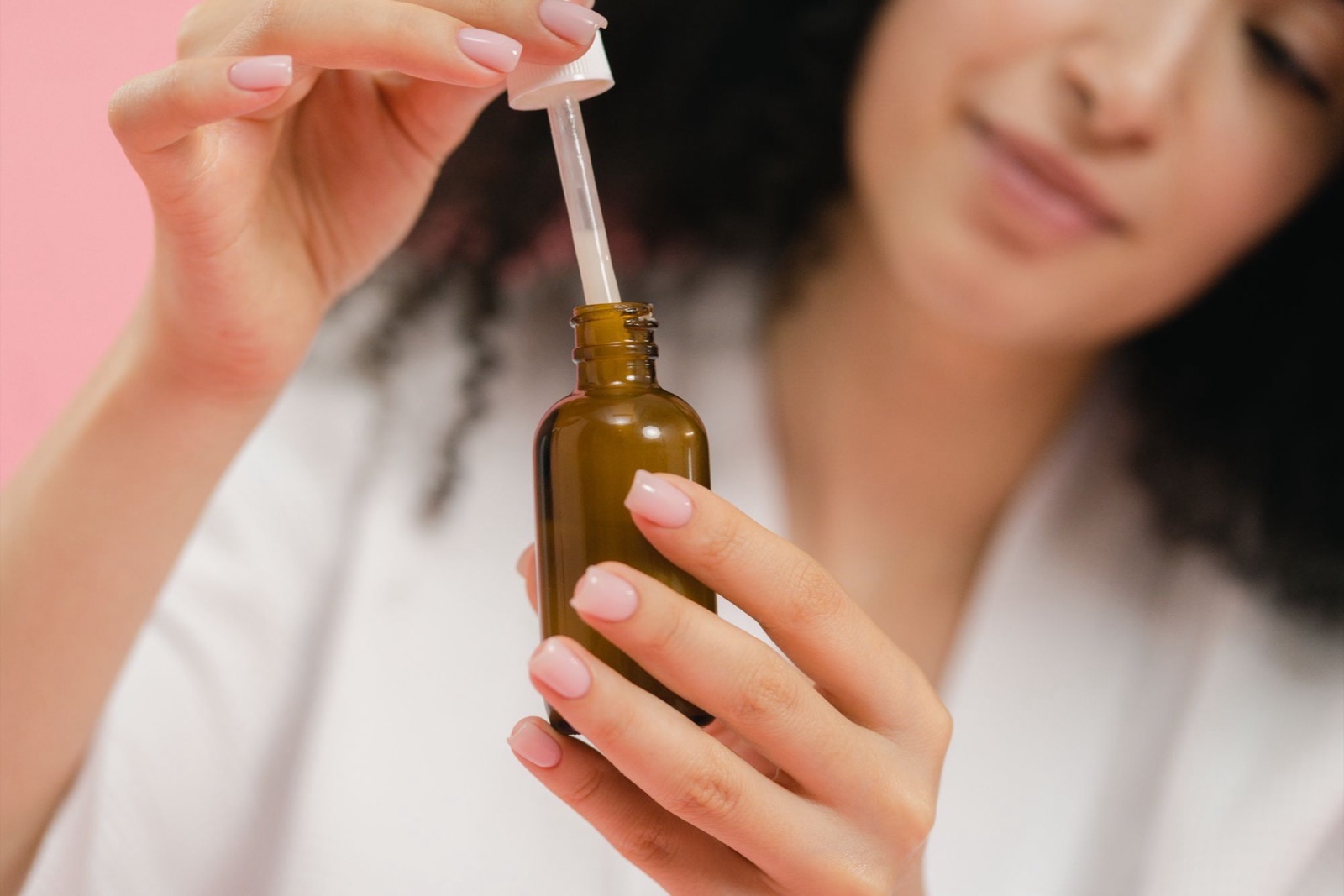 Squalane trong mỹ phẩm: công dụng, nguồn gốc và cách dùng