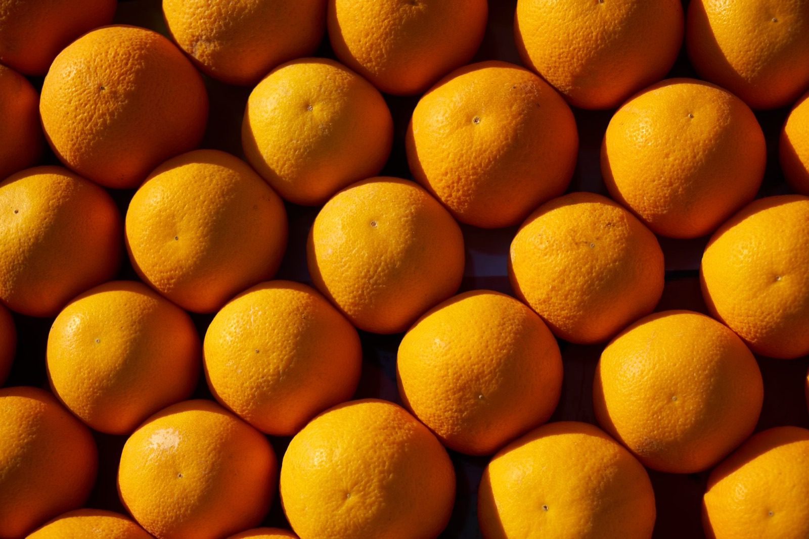Tinh dầu vỏ cam (Citrus Aurantium Dulcis Peel Oil) trong mỹ phẩm
