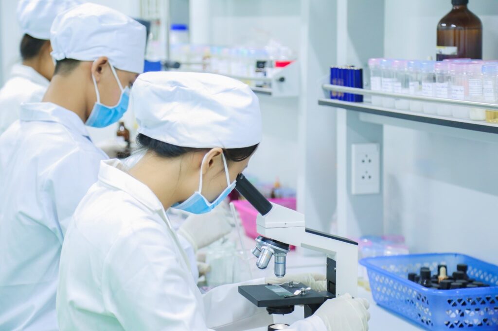 gia công xịt thơm miệng